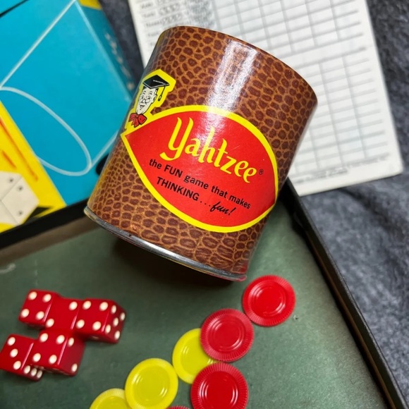 Rare Vintage Yahtzee 1956 1961 1967 Lowe Game w Original pieces and dice - Picture 4 of 6